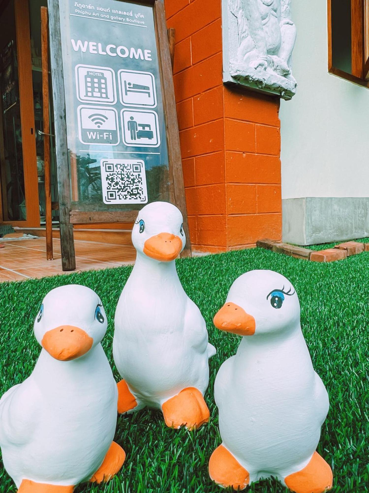 Phiphu Art And Gallery Boutique Сукотай Екстериор снимка